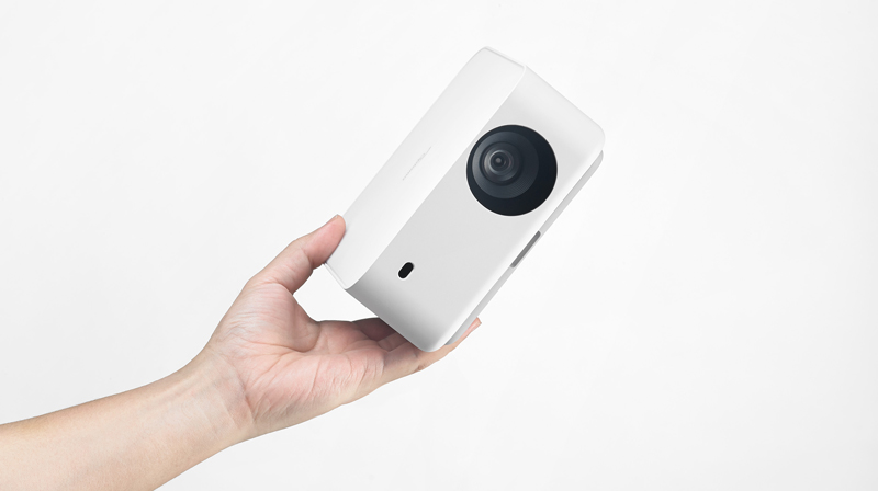 Optoma ML1080 hand 800