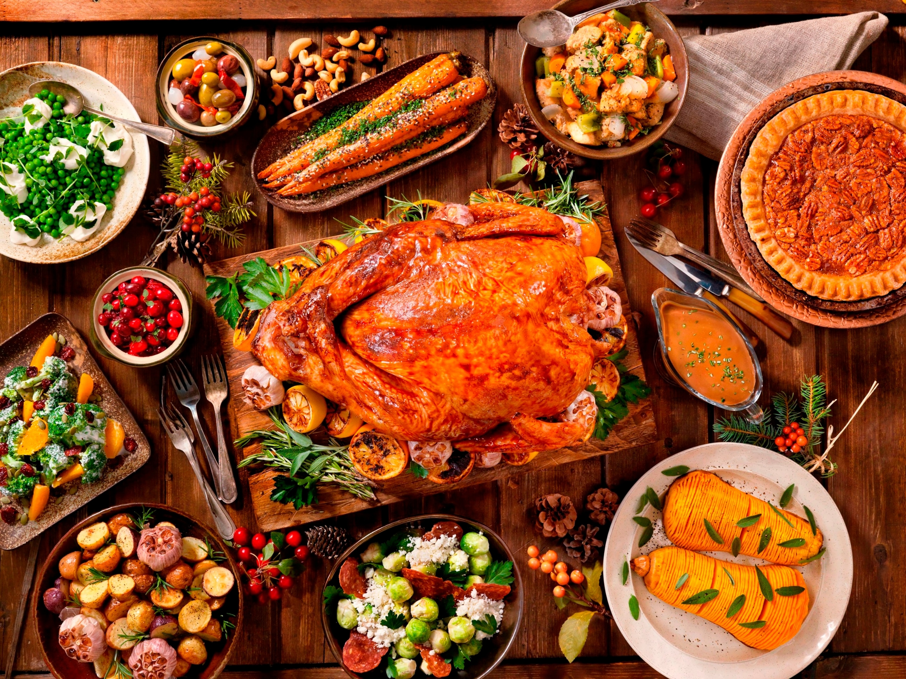 PHOTO: A picture of a complete Thanksgiving dinner.